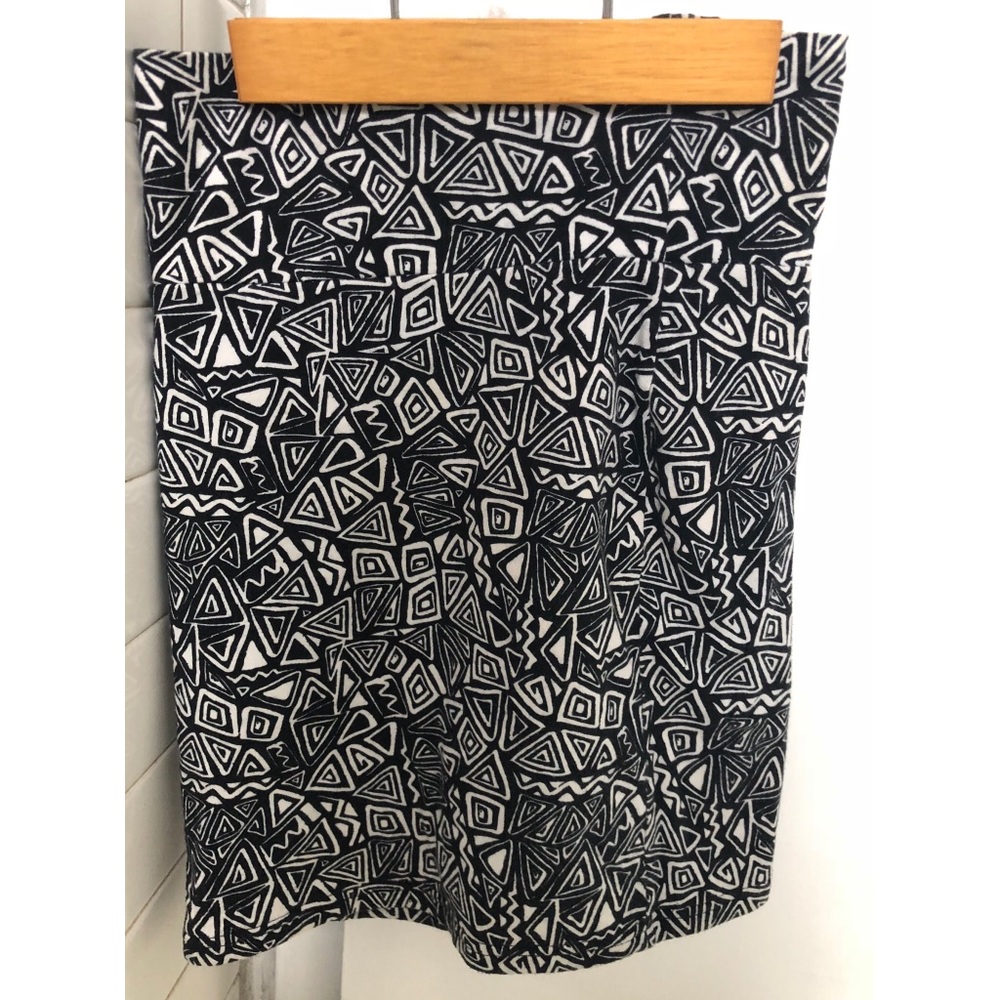 Abstract- Patterned Stretch-Knit Pencil Skirt
